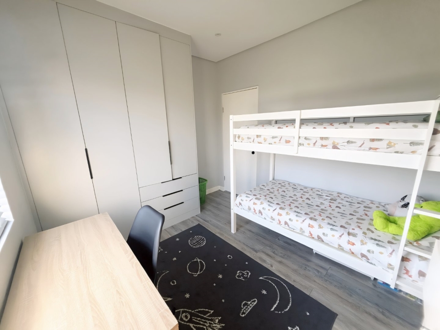 To Let 4 Bedroom Property for Rent in Sandown Western Cape